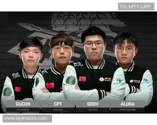 头盔哥与李文峻的巅峰对决谁能在这场较量中胜出