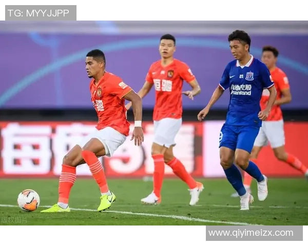 恒大与申花首发阵容对比视频解析精彩瞬间回顾